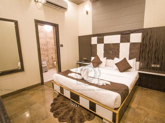 Hotel Pardesi Haridwar Luaran gambar