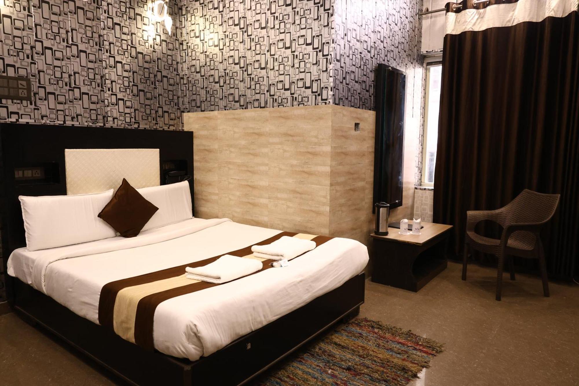 Hotel Pardesi Haridwar Luaran gambar