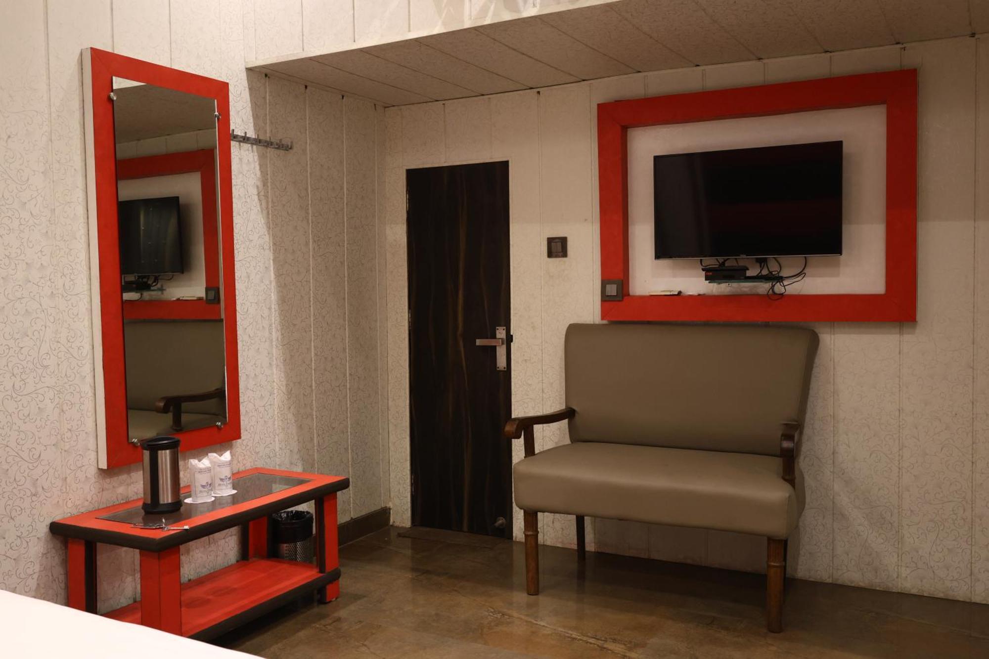 Hotel Pardesi Haridwar Luaran gambar