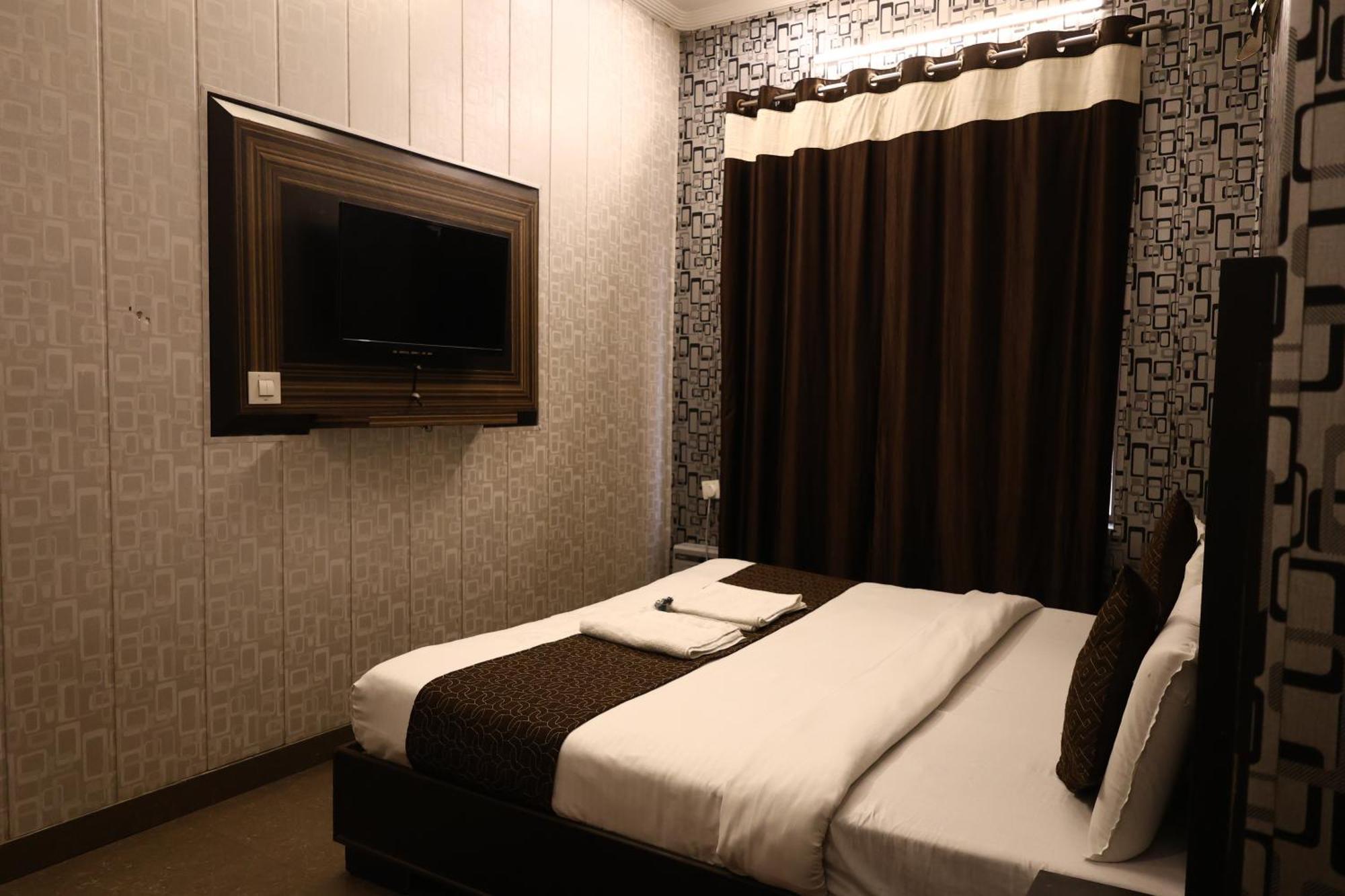 Hotel Pardesi Haridwar Luaran gambar
