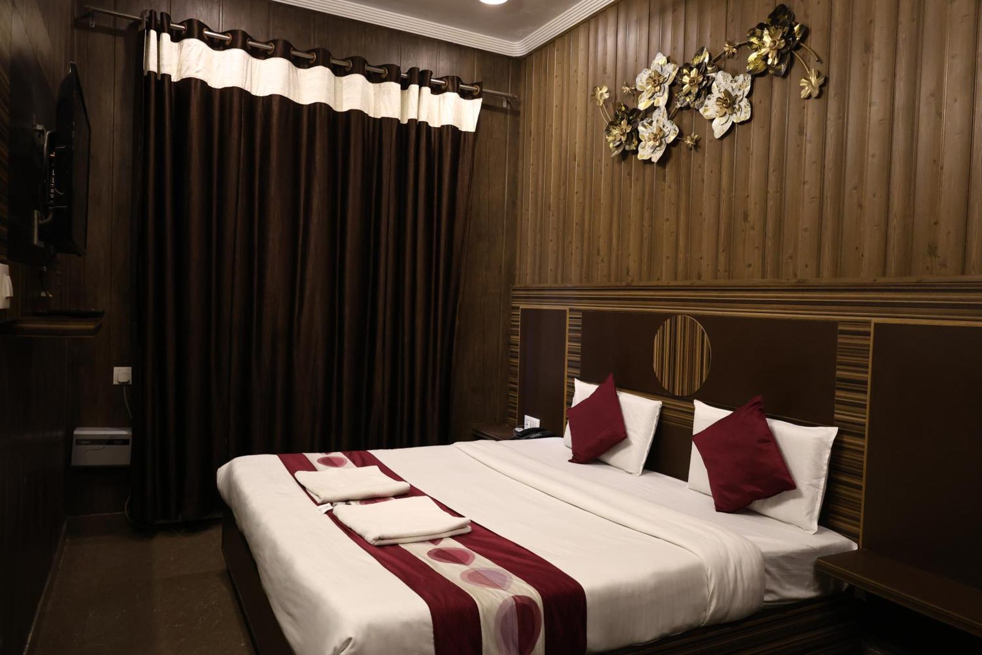 Hotel Pardesi Haridwar Luaran gambar