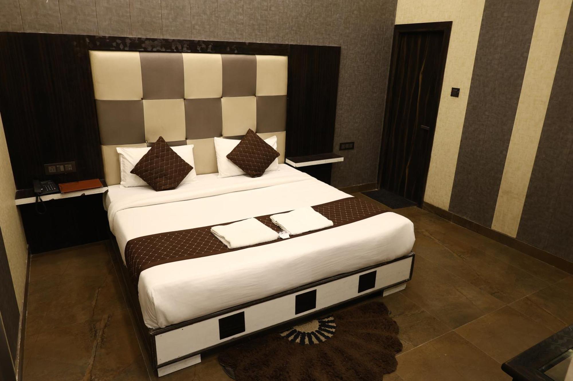 Hotel Pardesi Haridwar Luaran gambar
