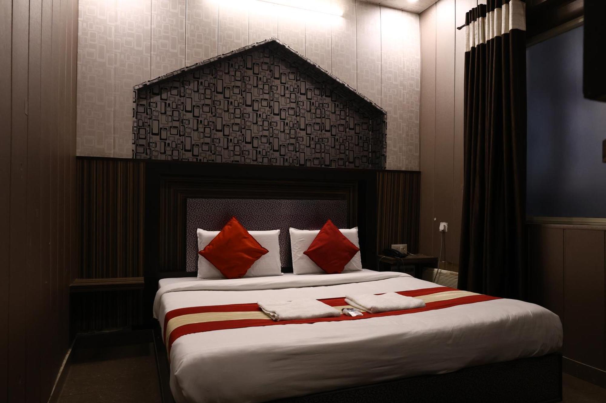 Hotel Pardesi Haridwar Luaran gambar