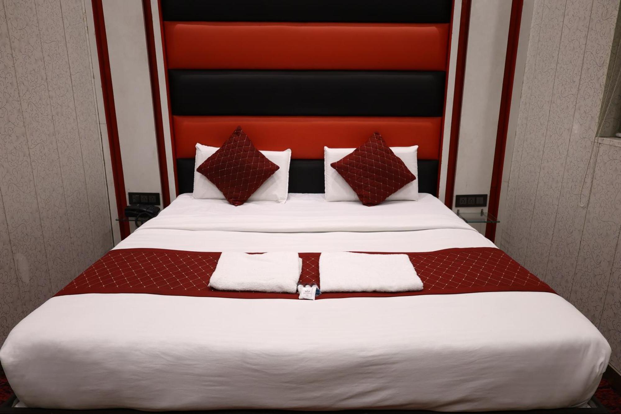 Hotel Pardesi Haridwar Luaran gambar