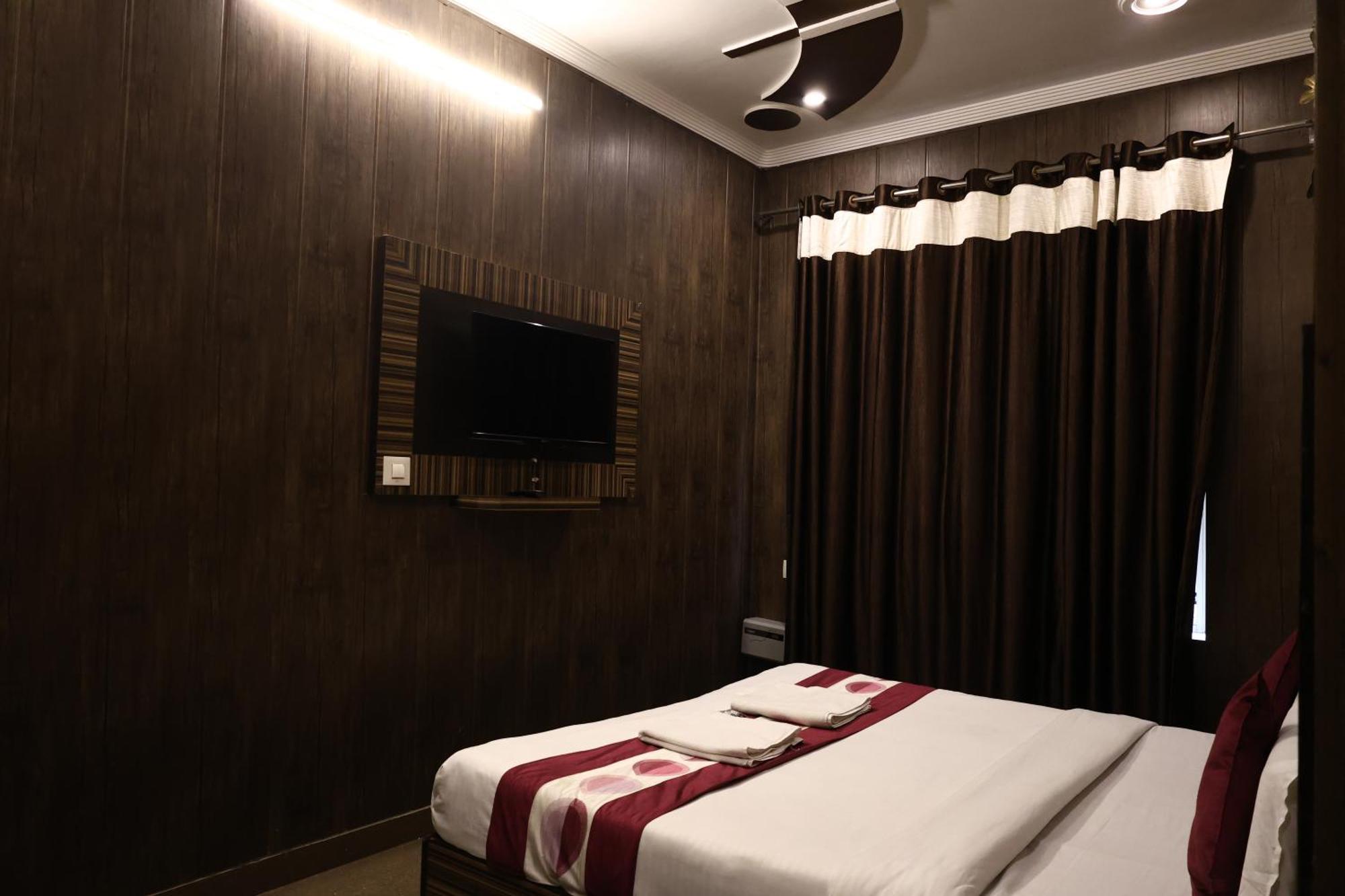 Hotel Pardesi Haridwar Luaran gambar
