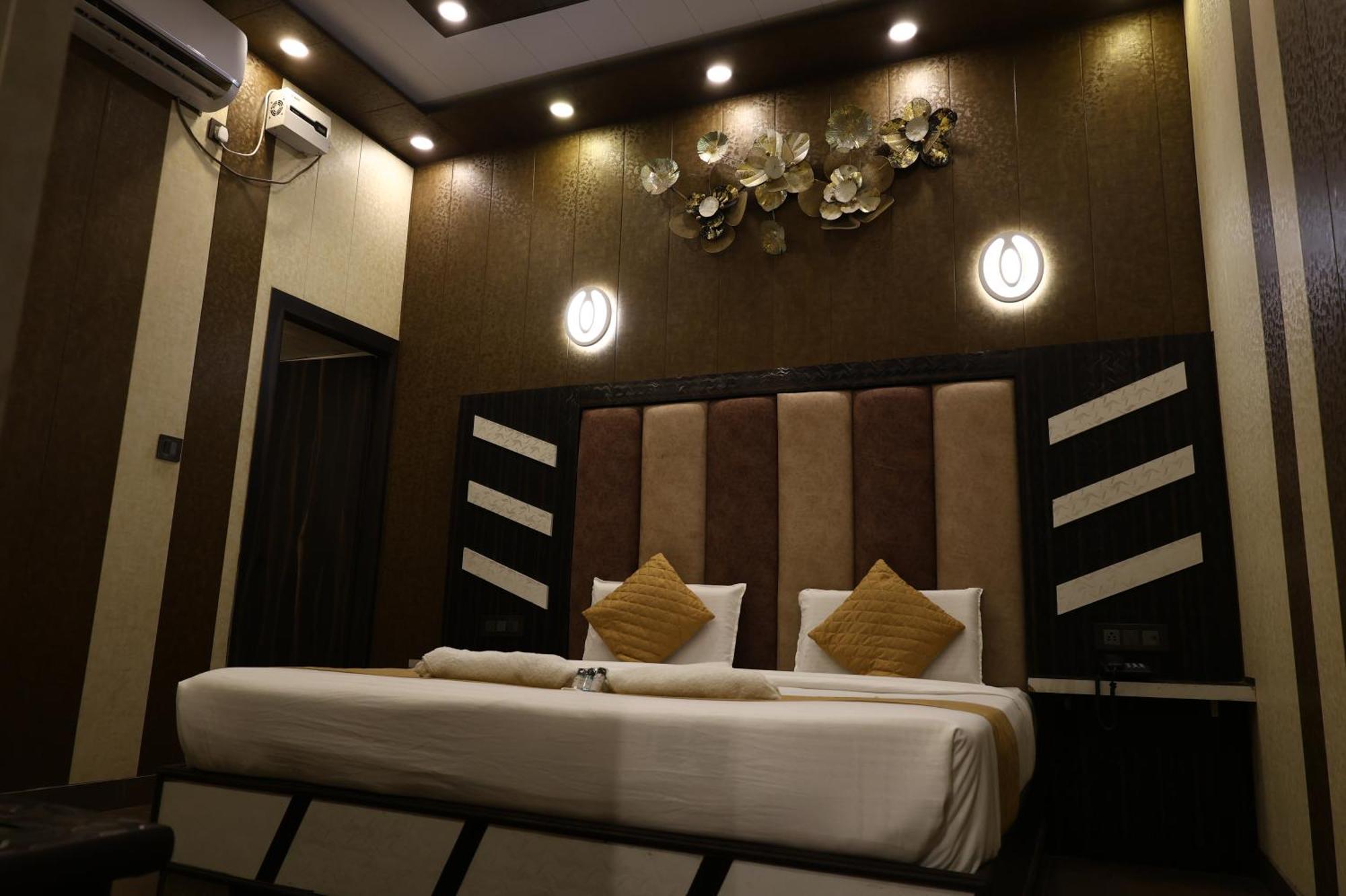 Hotel Pardesi Haridwar Luaran gambar