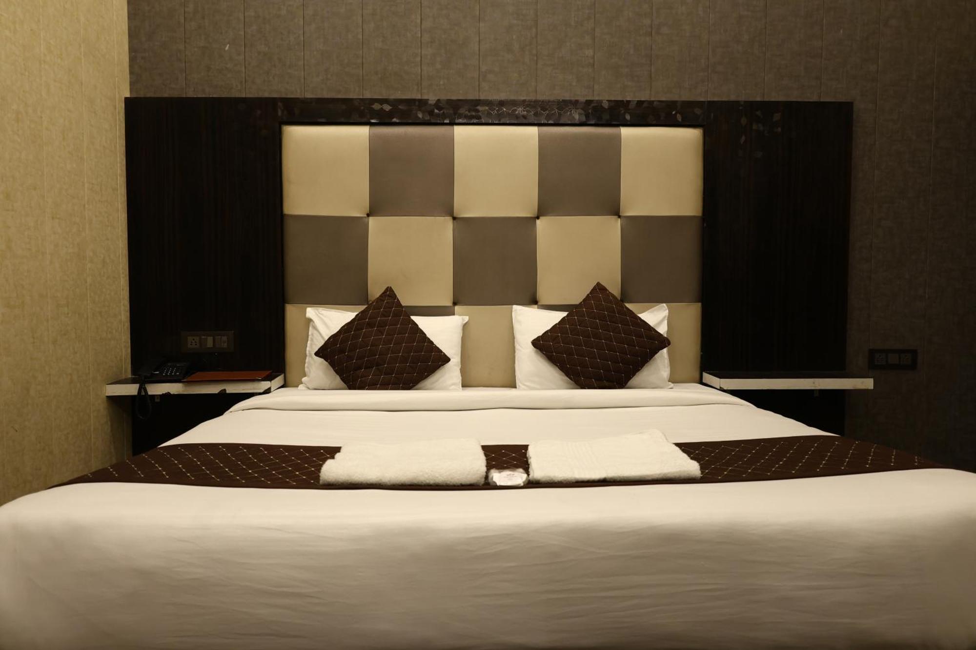 Hotel Pardesi Haridwar Luaran gambar