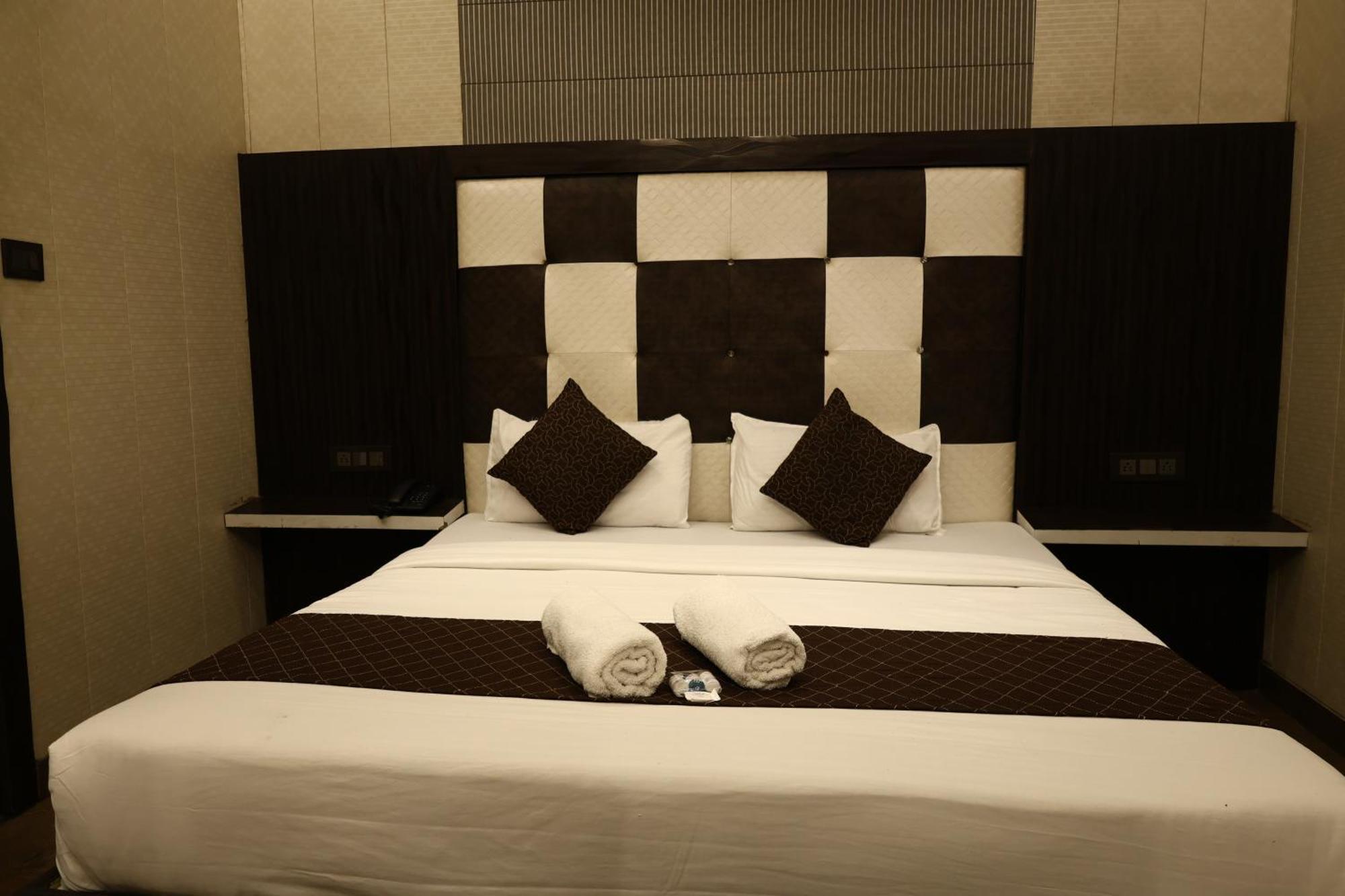 Hotel Pardesi Haridwar Luaran gambar