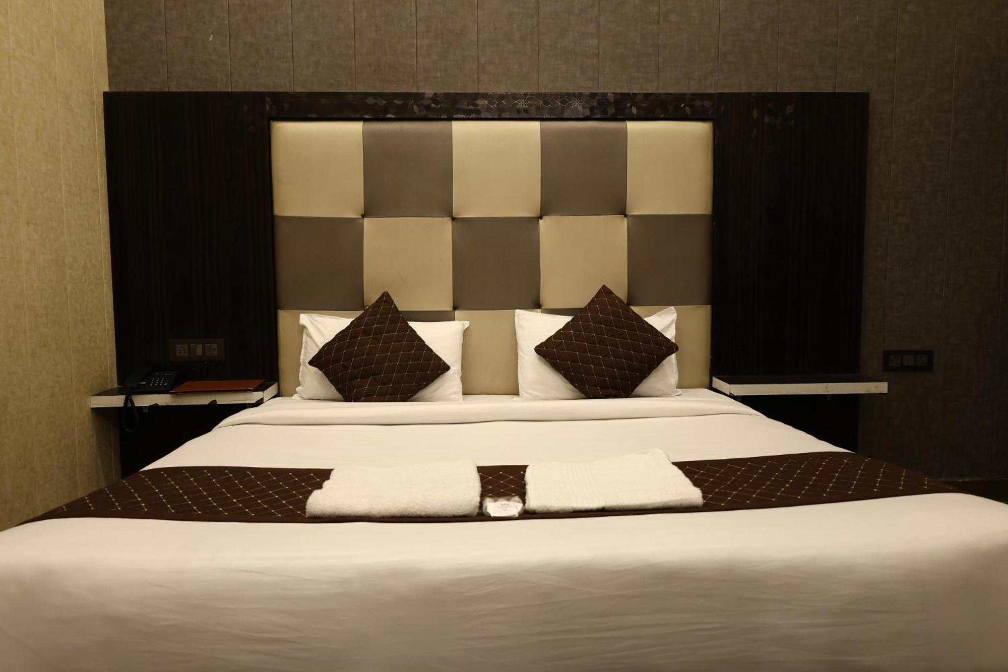 Hotel Pardesi Haridwar Luaran gambar