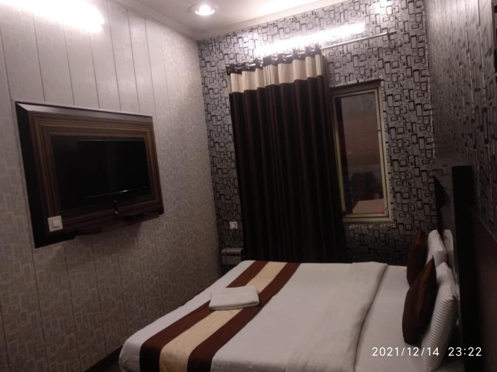 Hotel Pardesi Haridwar Luaran gambar