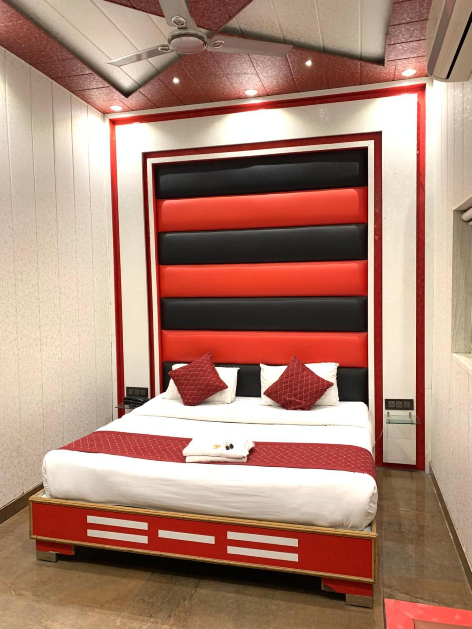 Hotel Pardesi Haridwar Luaran gambar