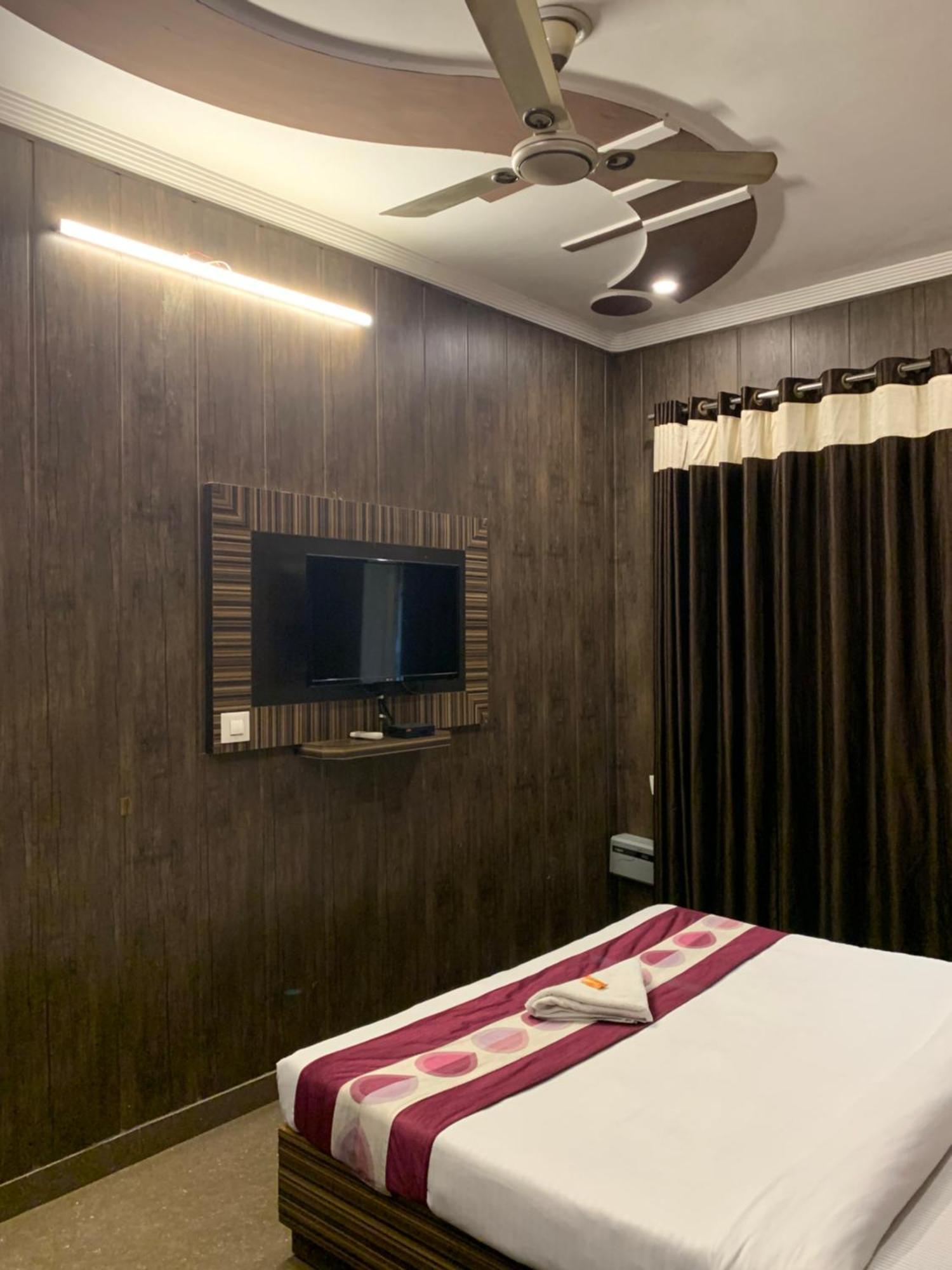 Hotel Pardesi Haridwar Luaran gambar