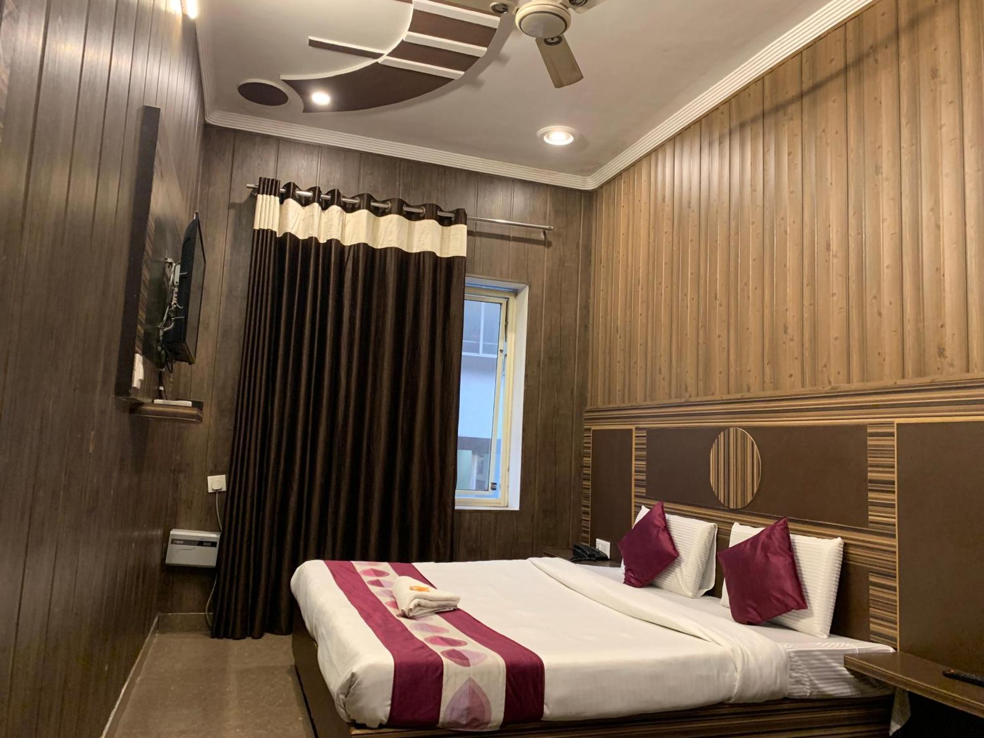Hotel Pardesi Haridwar Luaran gambar