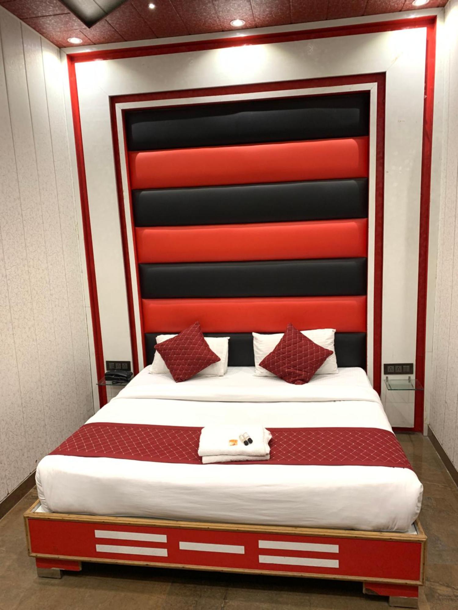 Hotel Pardesi Haridwar Luaran gambar