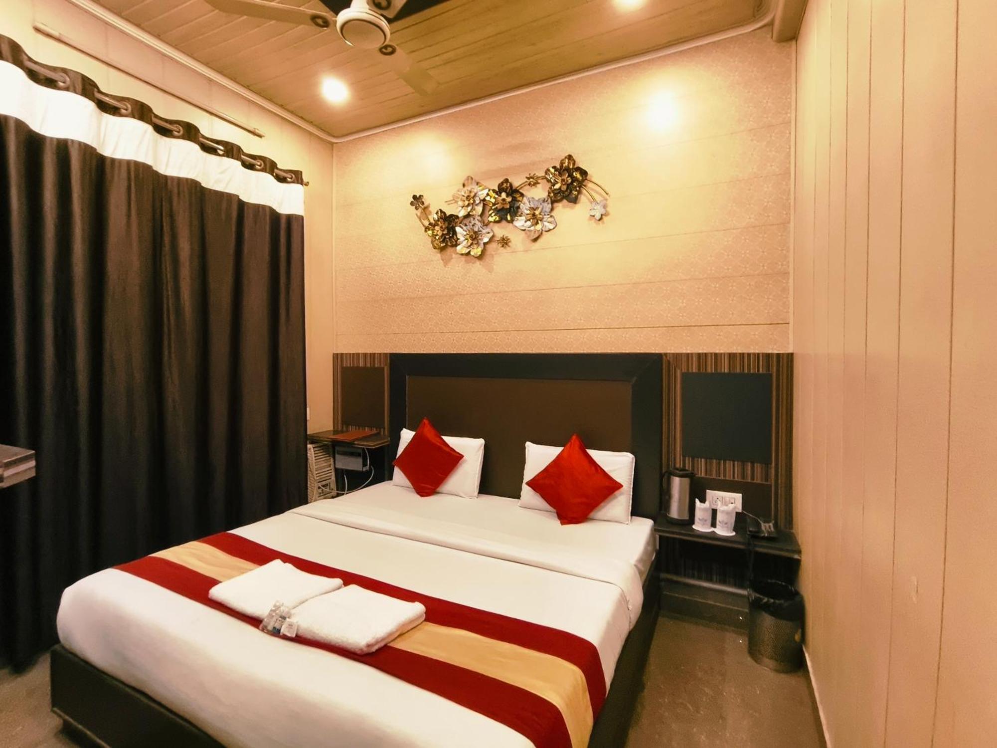 Hotel Pardesi Haridwar Luaran gambar